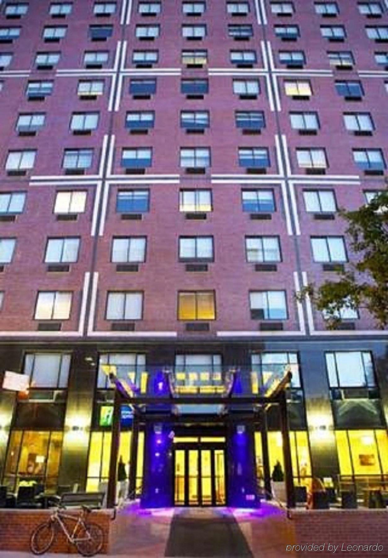 Holiday Inn Express Manhattan Midtown West, An Ihg Hotel New York Exterior foto